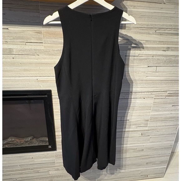 Banana Republic fit and flare seamed black crepe dress size 12 - Picture 2 of 3